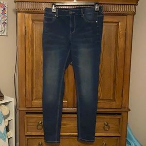 Maurices sz 16 Jeggings like new